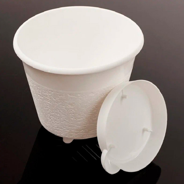 Горшок цветочный "Мадера" 1,5 л (белый) Горшок цветочный "Мадера" 1,5 л (белый)